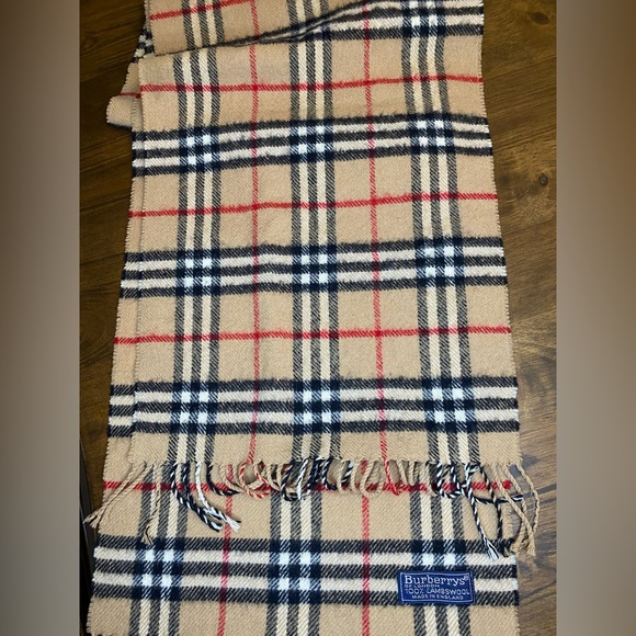 Vintage Luxury Burberry Plaid Classic Scarf - Picture 2 of 8